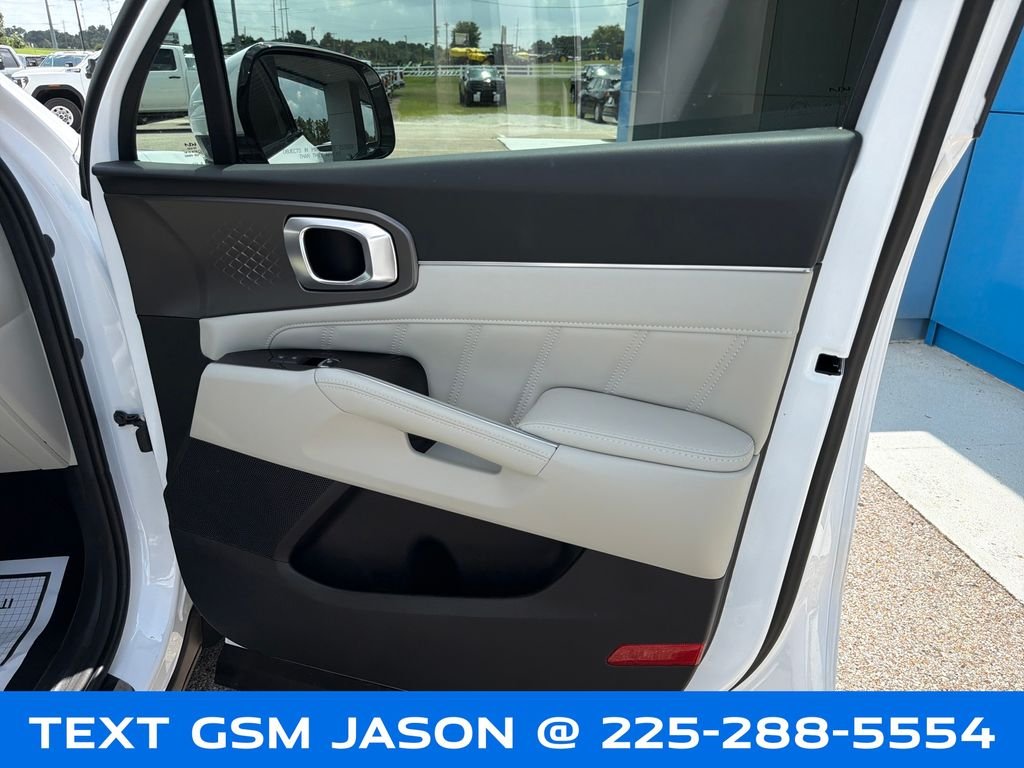 Used 2025 White Kia SX image 47