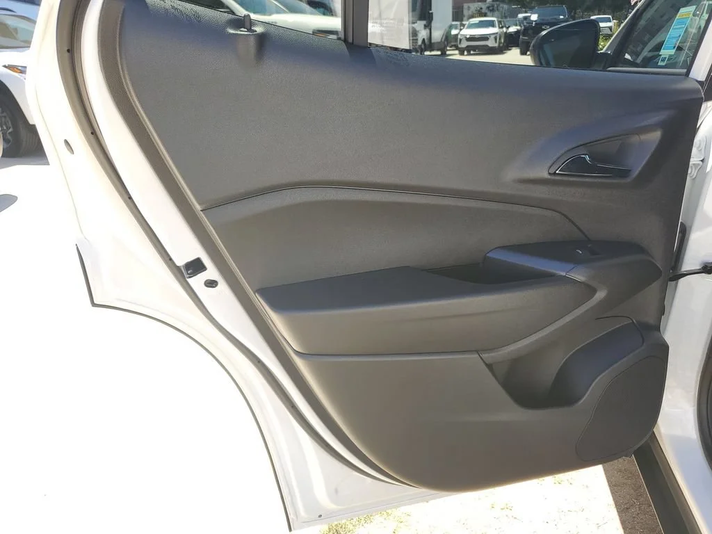 Used 2026 Summit White Chevrolet 2RS image 16
