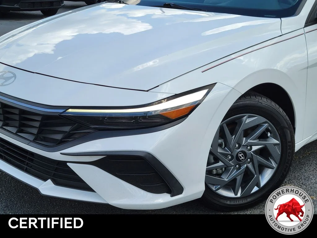 Used 2024 White Hyundai SEL image 11