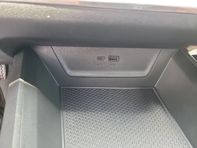 New 2027 Mosaic Black Metallic Chevrolet LT image 31