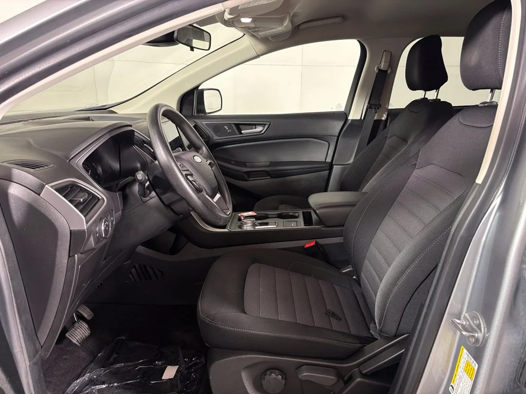 Used 2022 Silver Ford SE image 16