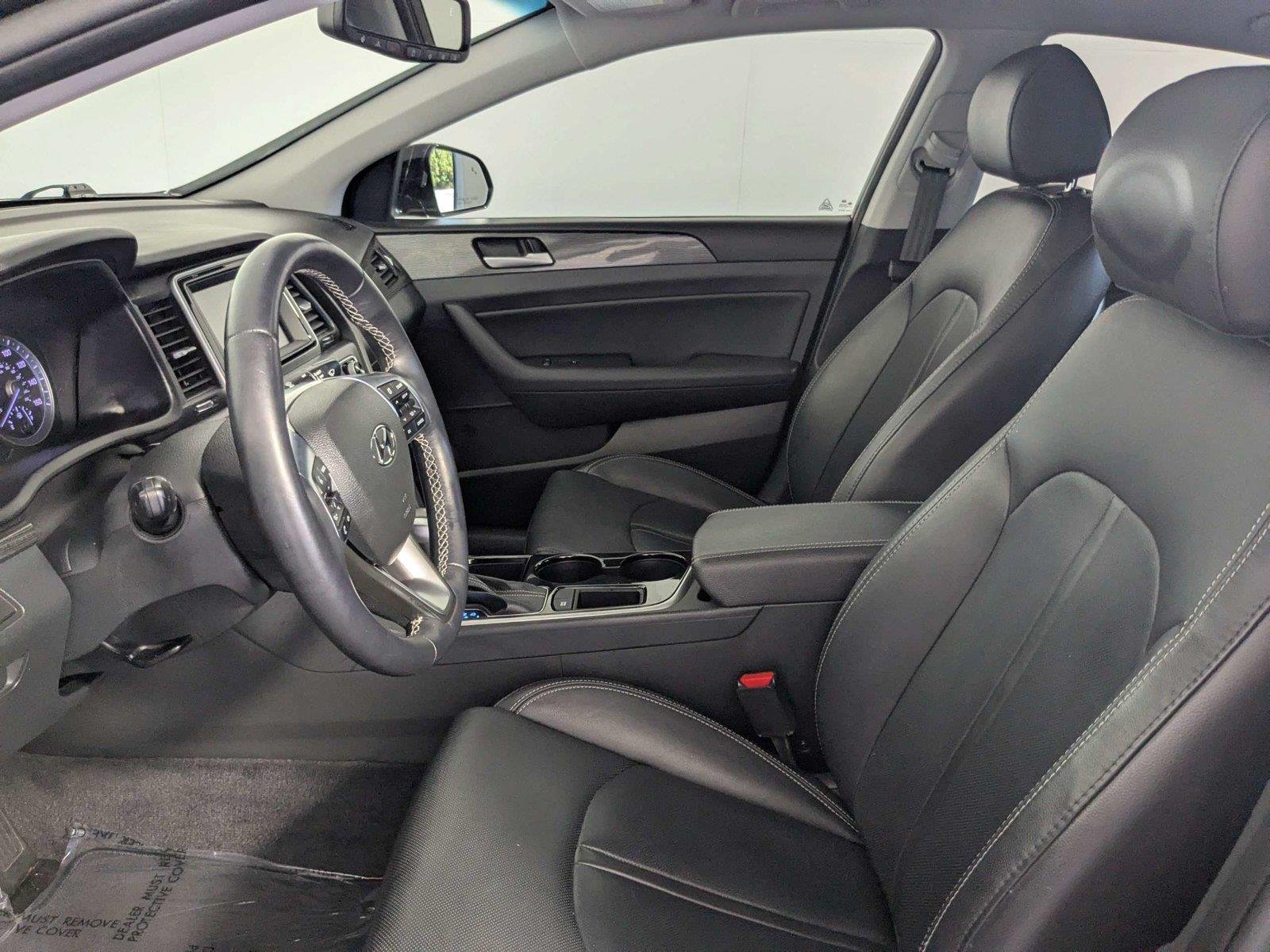 Used 2018 Phantom Black Hyundai Limited image 10