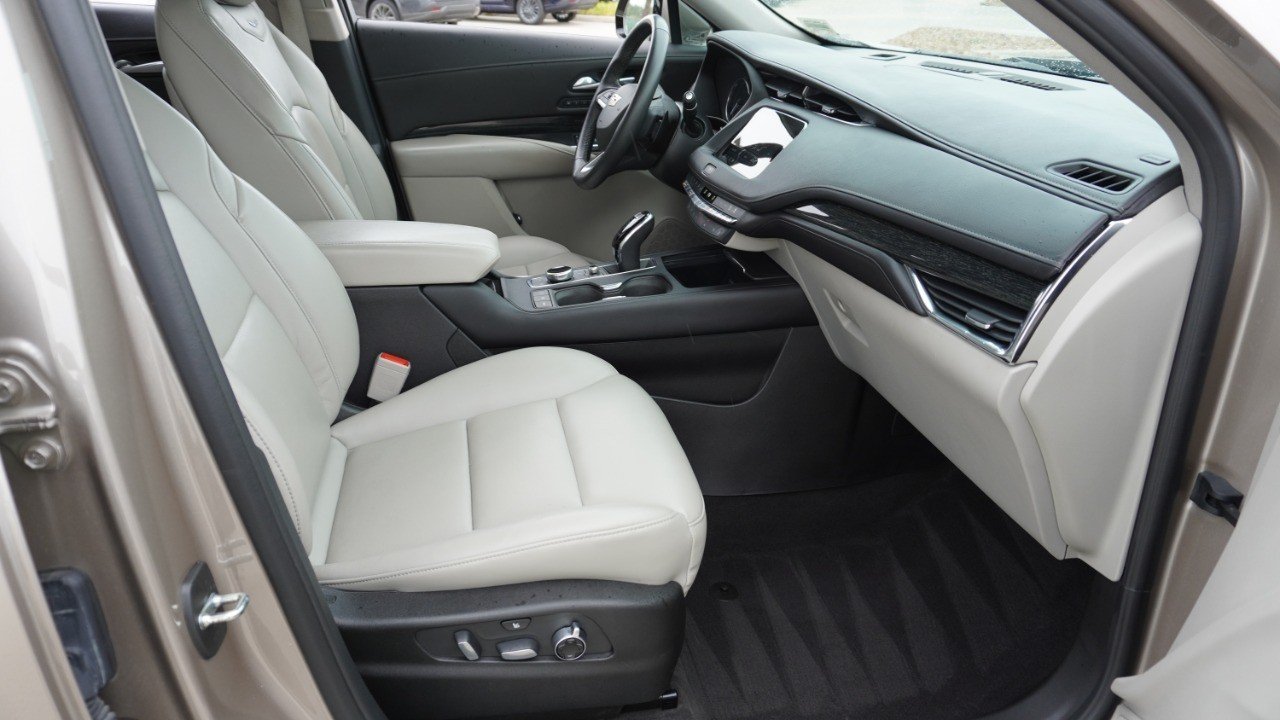 Used 2022 Beige Cadillac FWD Premium Luxury image 14