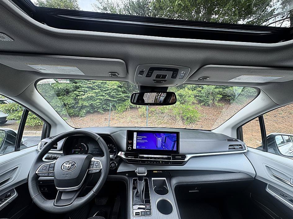 Used 2025 Wind Chill Pearl Toyota XLE image 18