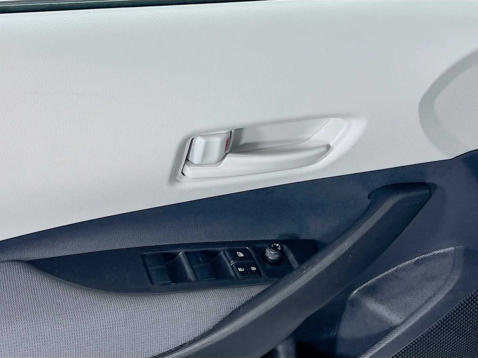 Used 2025 Classic Silver Metallic Toyota LE image 17