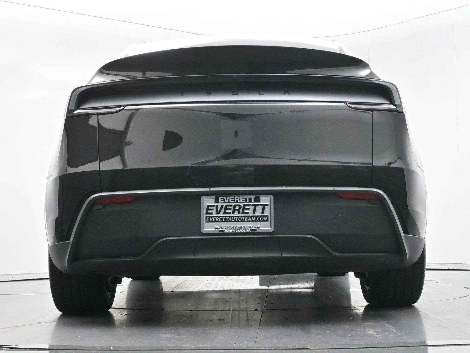 Used 2026 Diamond Black Tesla Premium image 43