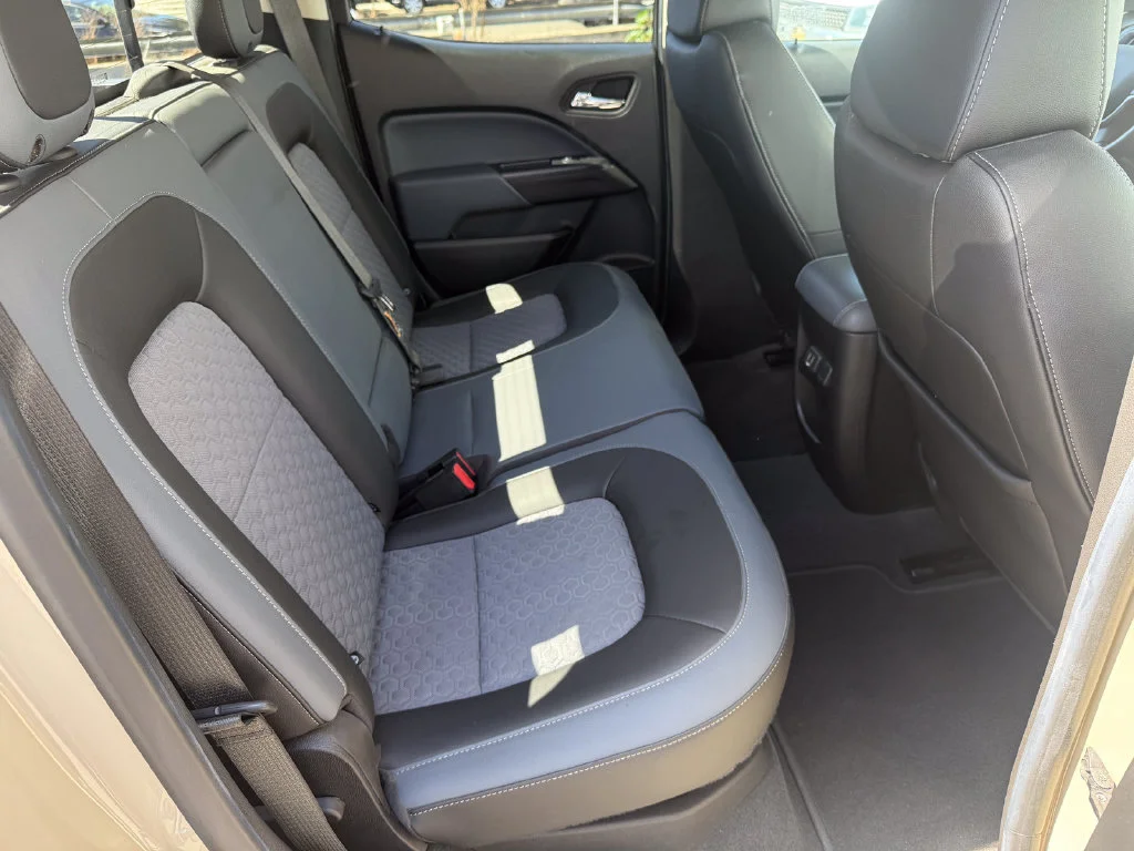 Used 2021 SAND DUNE METALLIC Chevrolet 4WD Z71 image 17