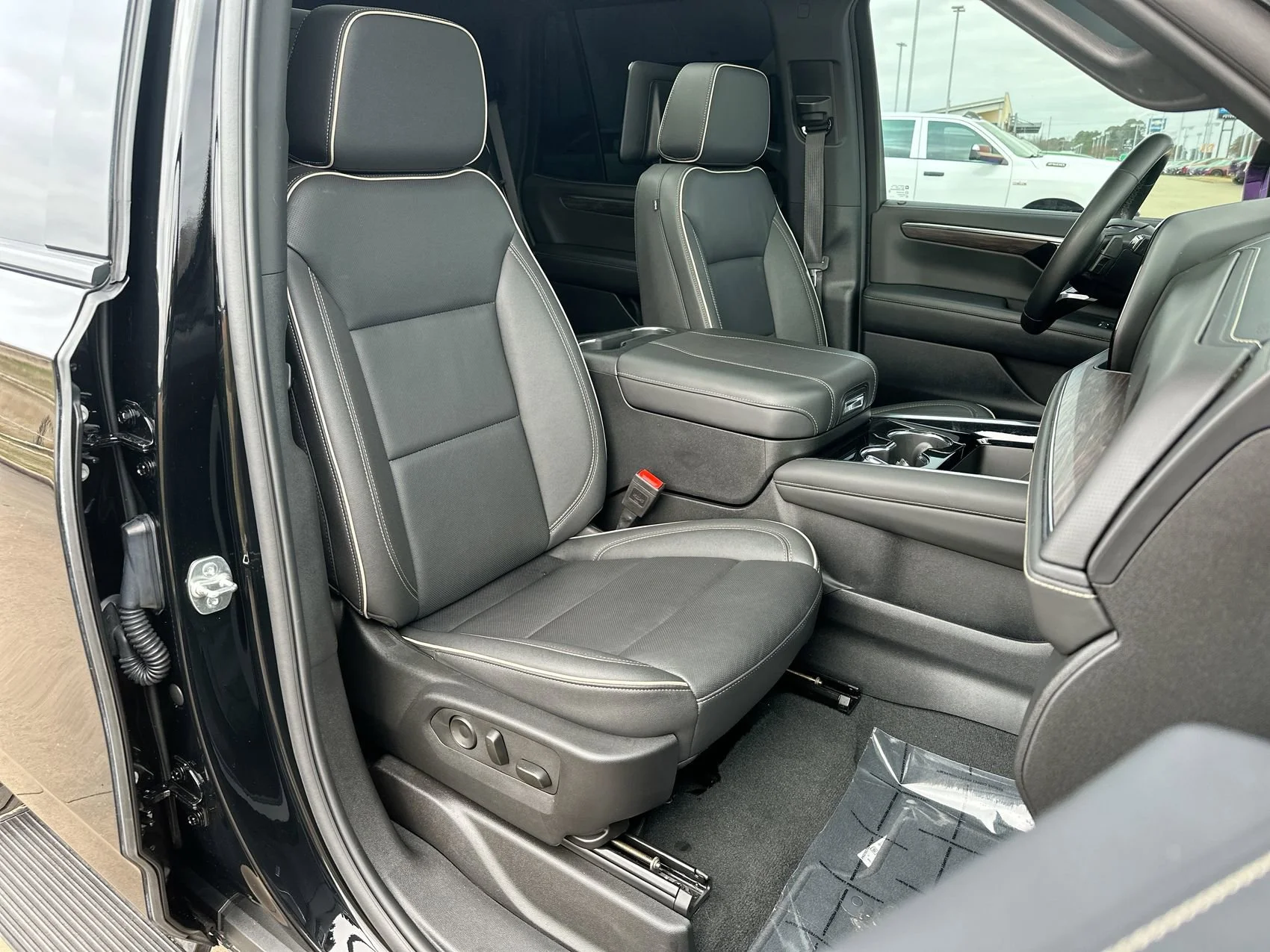 Used 2025 Black Chevrolet Premier image 26
