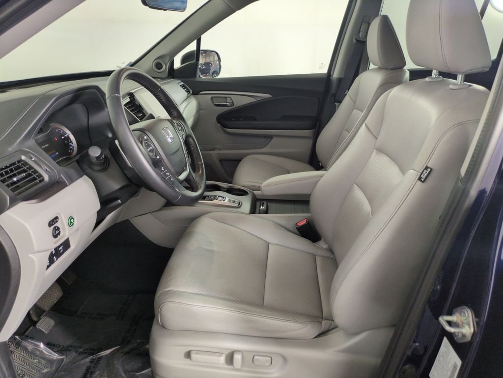 Used 2023 Platinum White Pearl Honda RTL image 9
