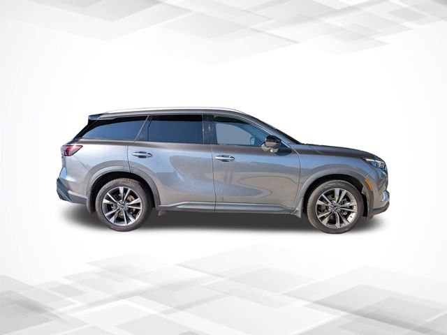 Used 2023 Gray INFINITI LUXE image 3