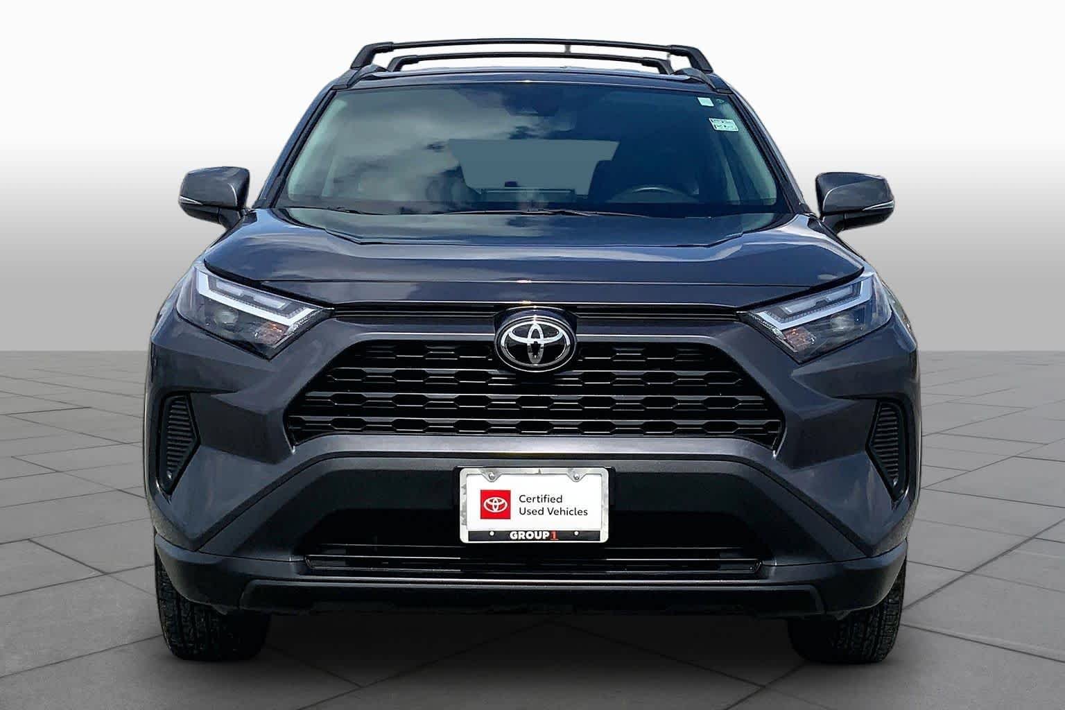 Used 2025 Magnetic Gray Metallic Toyota Hybrid XLE image 4
