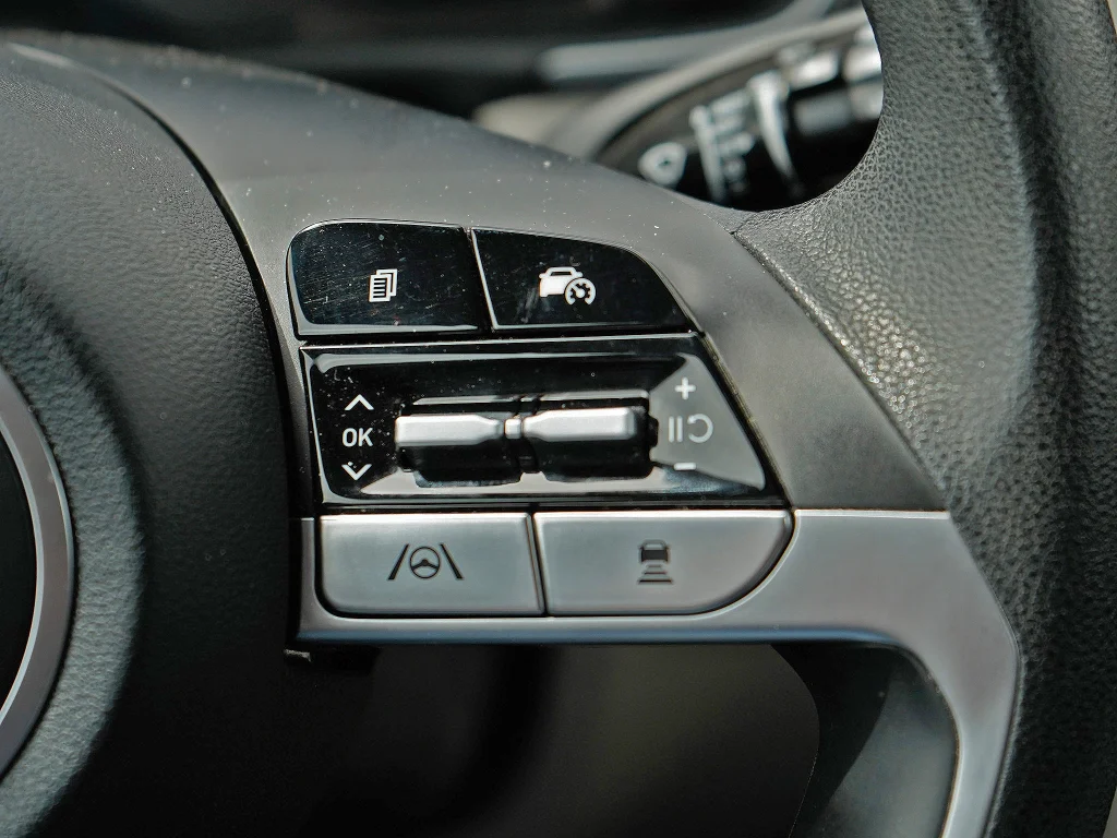 Used 2024 Vapor Blue Metallic Hyundai SEL image 12