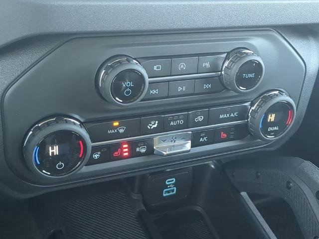 New 2025 Carbonized Gray Metallic Ford Badlands® image 19