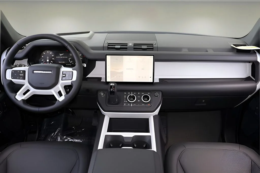 Certified Used 2025 Black Land Rover X-Dynamic SE image 13