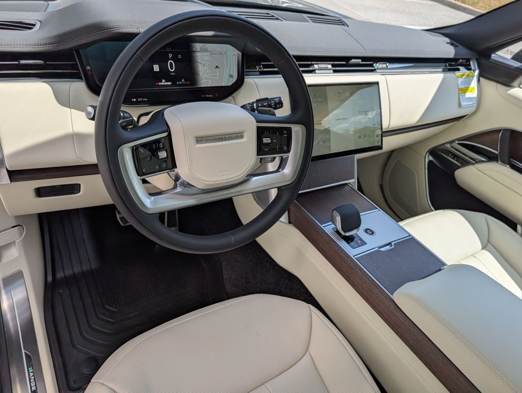 New 2026 Varesine Blue Land Rover SE image 4