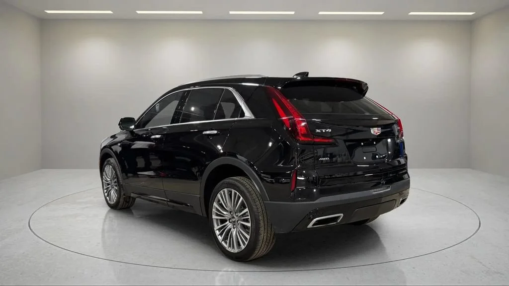 Used 2025 Stellar Black Metallic Cadillac Premium Luxury image 7