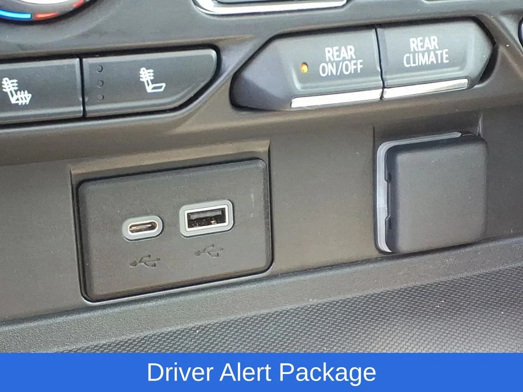 Used 2022 Gray Chevrolet Z71 image 10