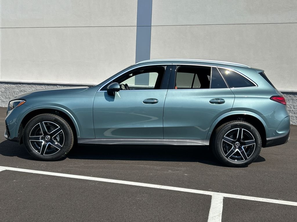 New 2027 Verde Silver Metallic Mercedes-Benz GLC 300 image 4