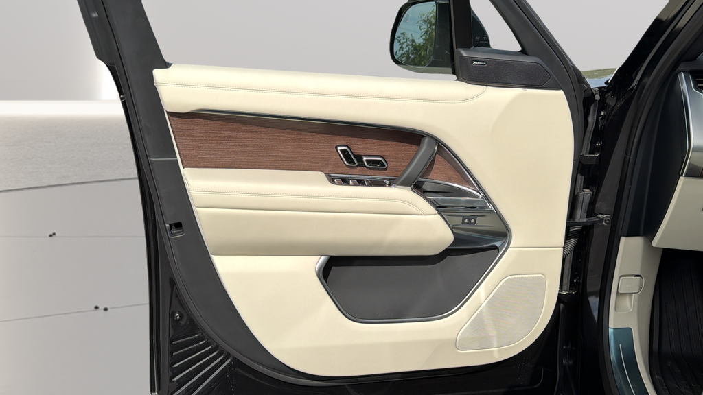 New 2026 Santorini Black Land Rover SE image 20