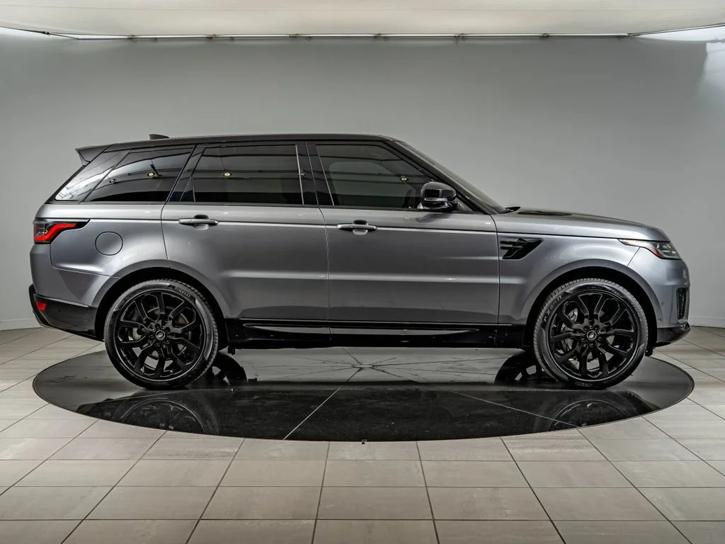 Used 2021 Eiger Gray Metallic Land Rover HSE Silver Edition image 4