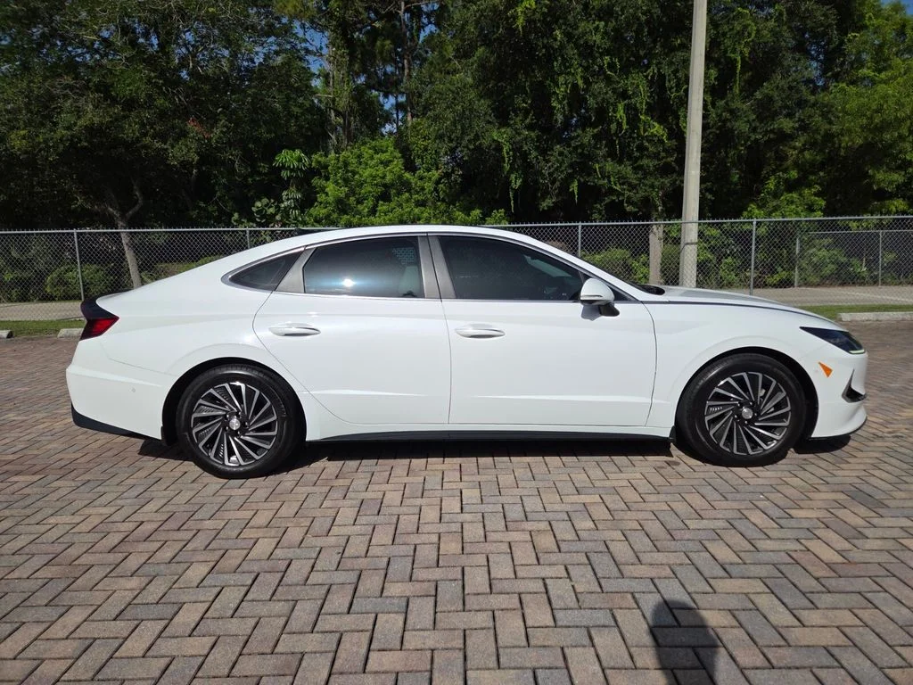 Used 2023 White Hyundai Limited image 12