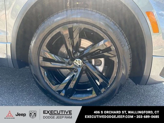 Used 2023 Gray Volkswagen 2.0T SE R-Line Black image 17