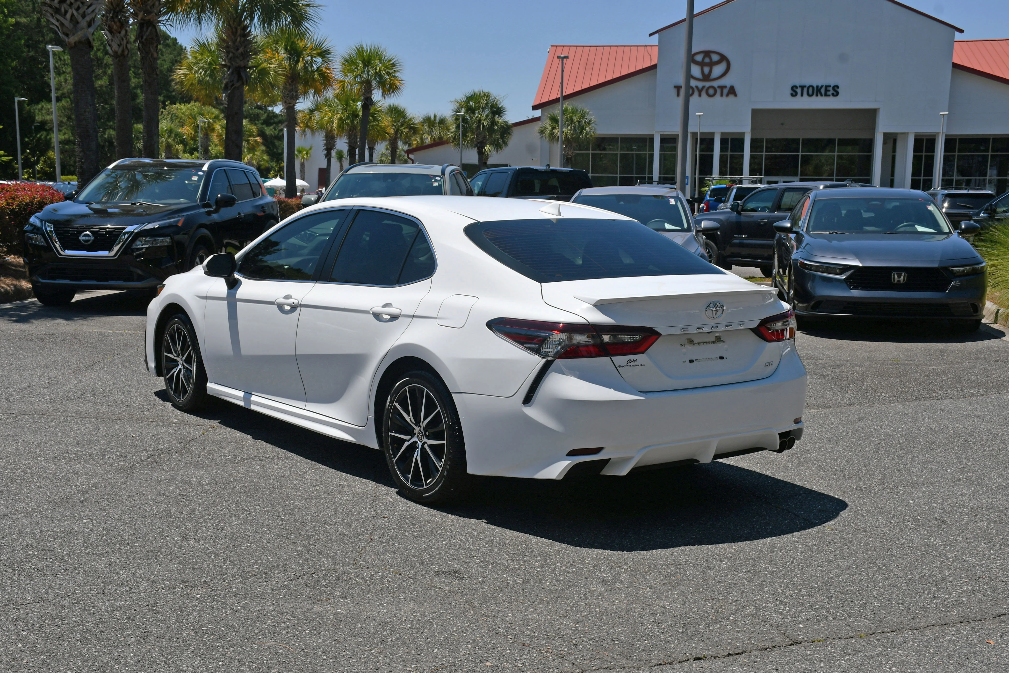 Used 2023 White Toyota SE image 3