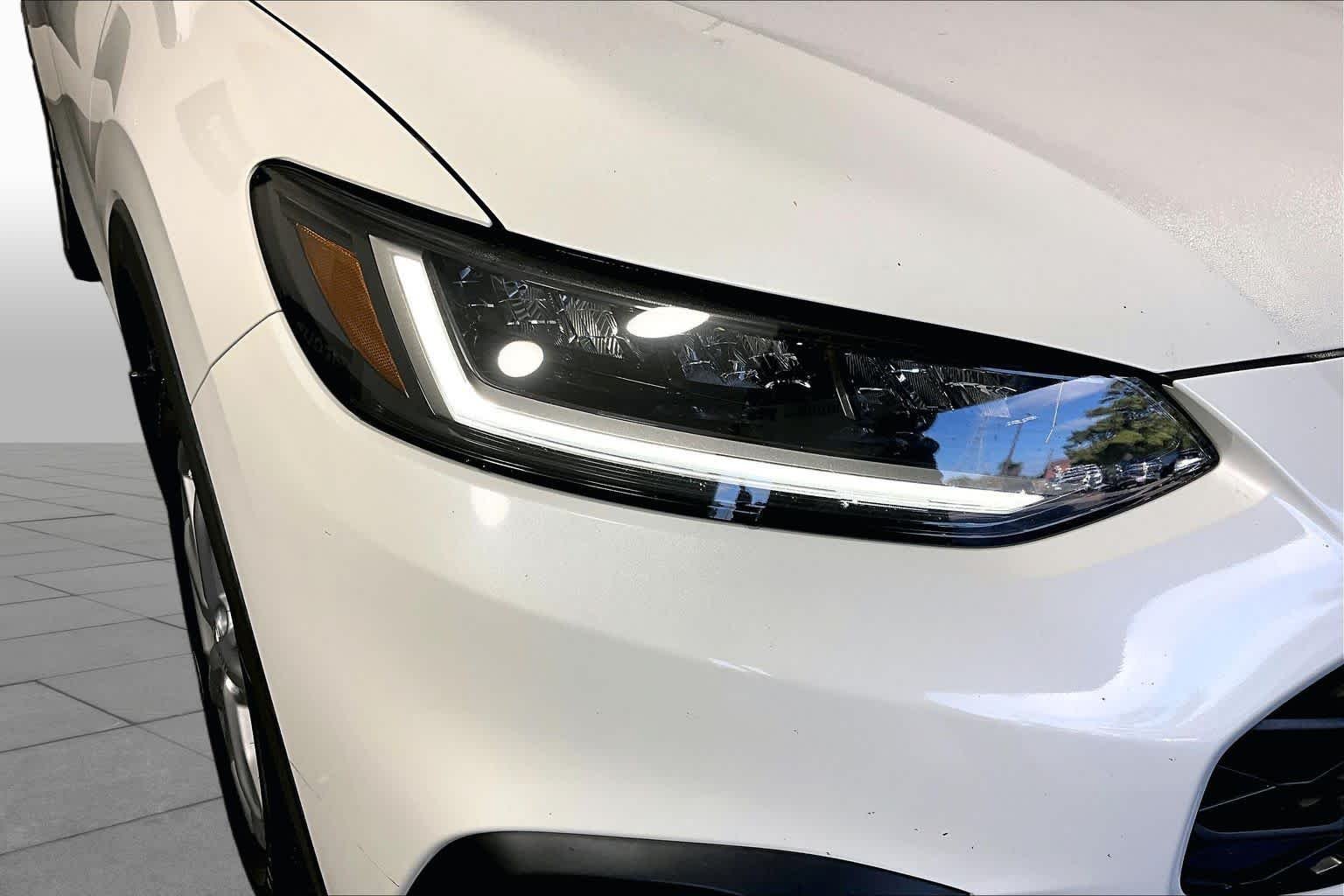 Used 2023 Platinum White Pearl Honda LX image 25