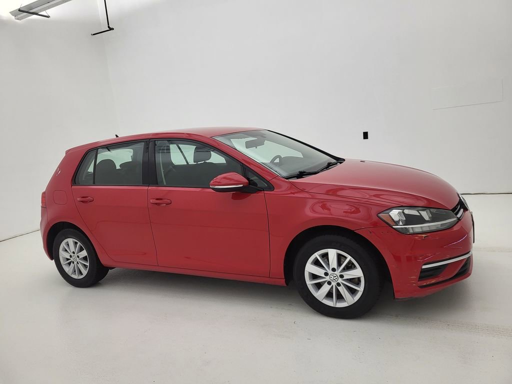 2018 Volkswagen Golf TSI S Auto's photo