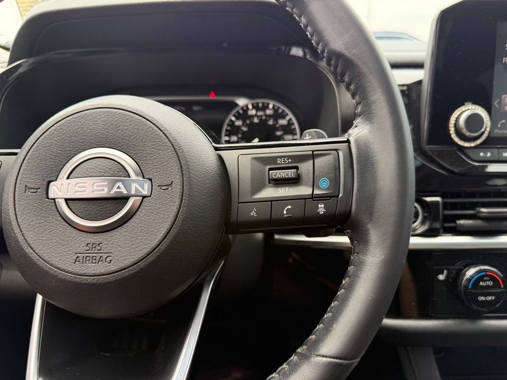 Used 2022 Scarlet Ember Nissan SV image 12