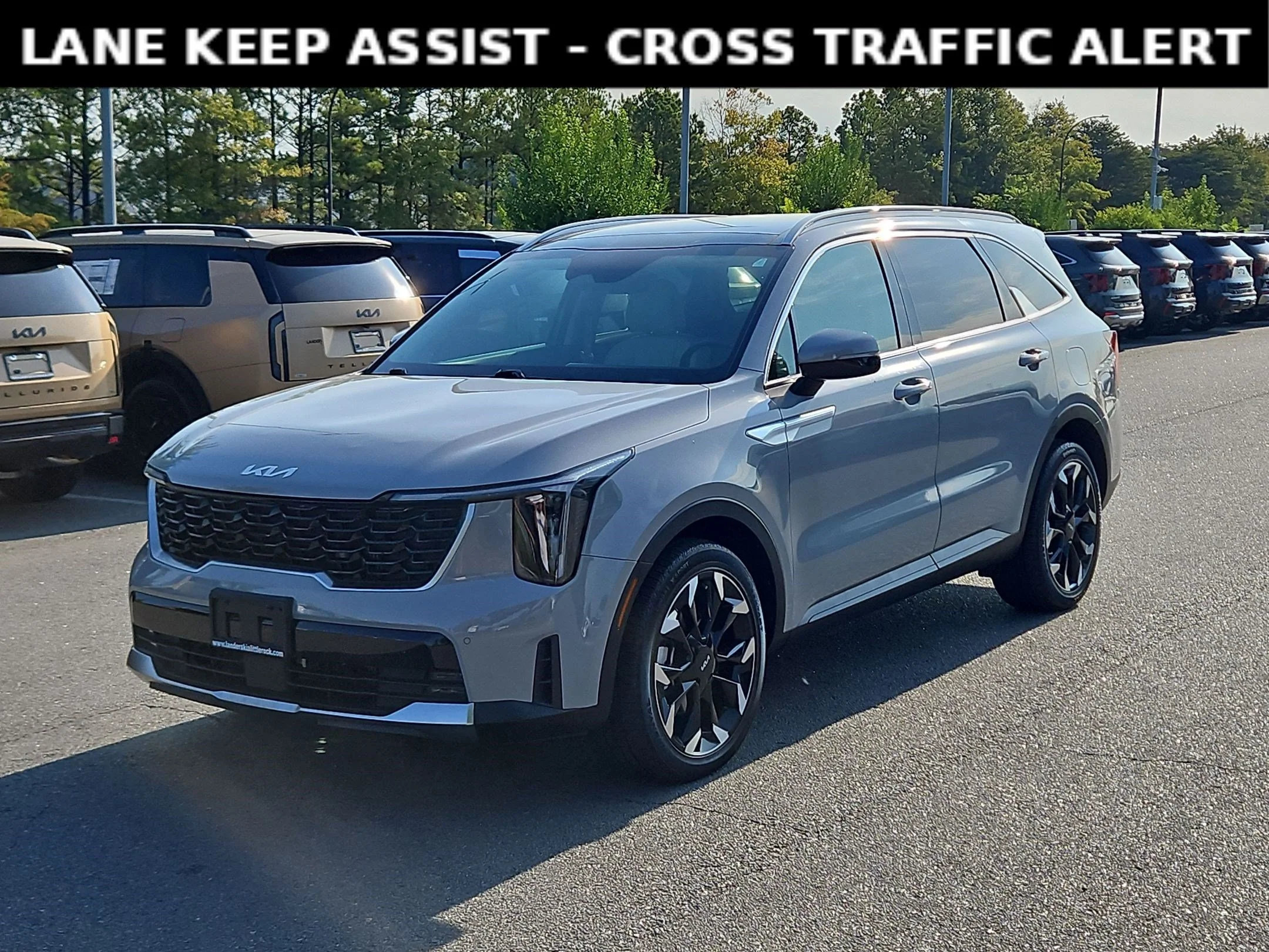 Used 2025 Wolf Gray Kia EX image 3