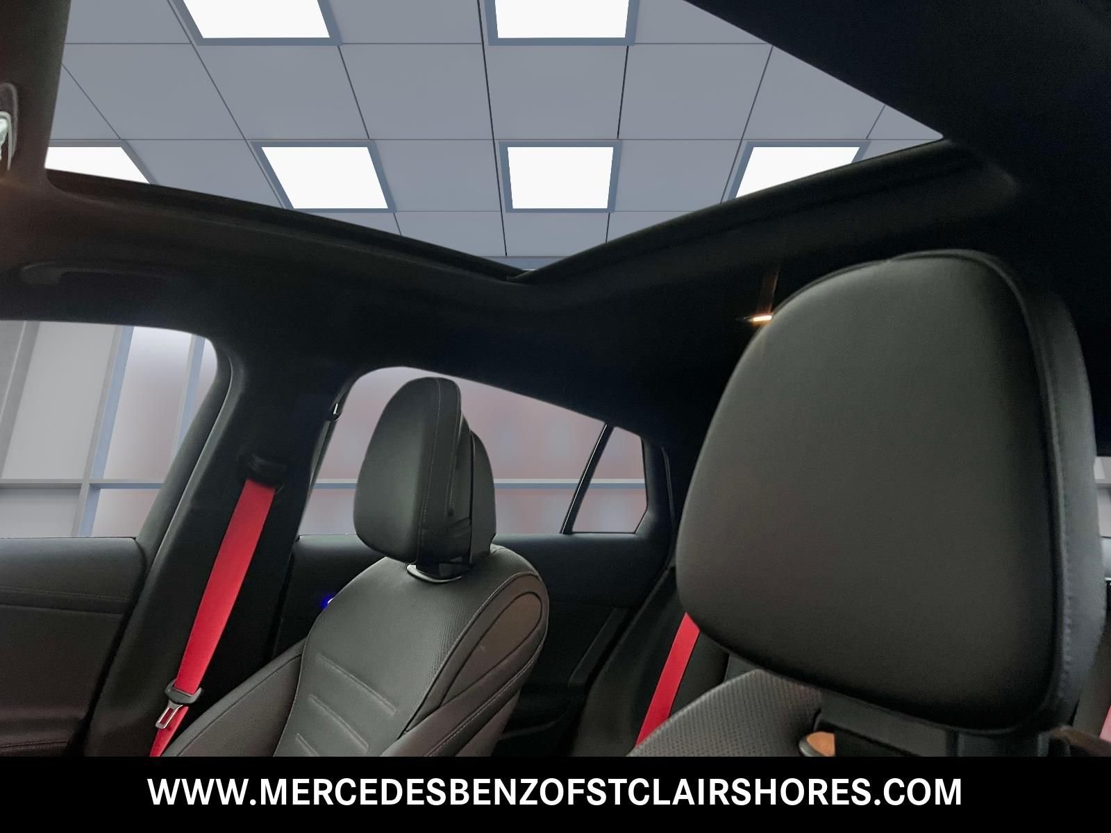 New 2027 MANUFAKTUR Moonlight White Metallic Mercedes-Benz AMG® GLC 53 4MATIC+ Coupe image 22