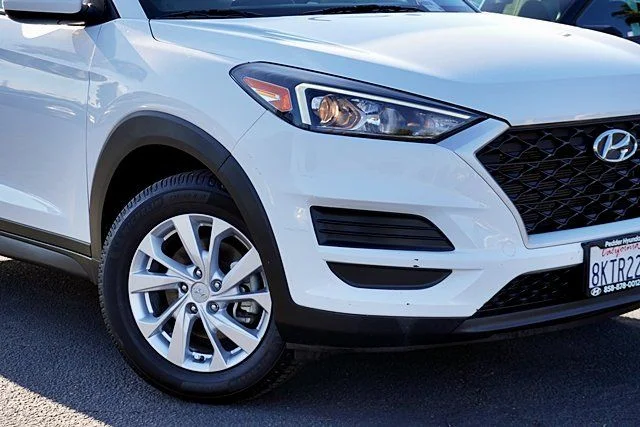 Used 2019 White Hyundai Value image 3