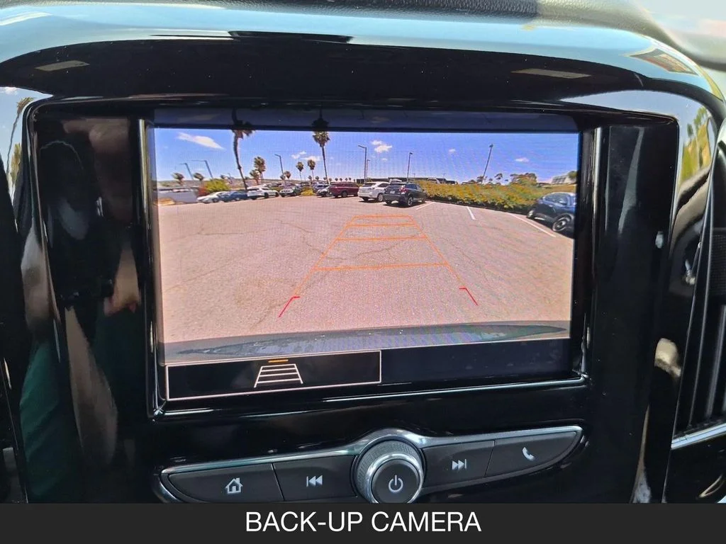 Used 2023 Green Chevrolet LT image 21