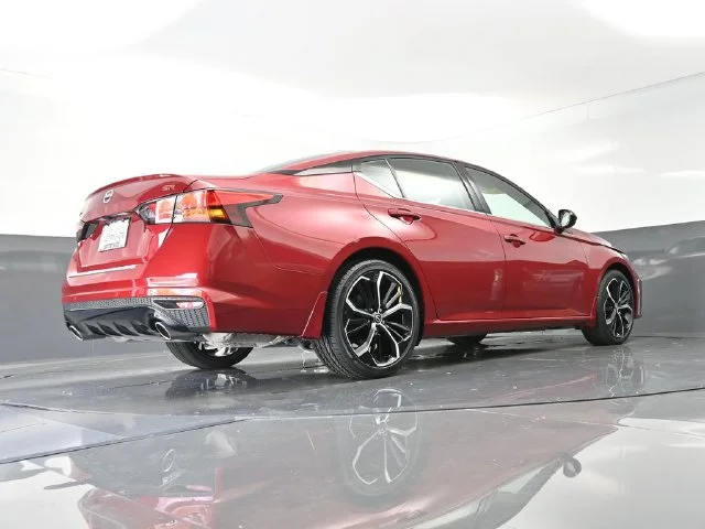 Used 2023 Red Nissan 2.5 SR image 36