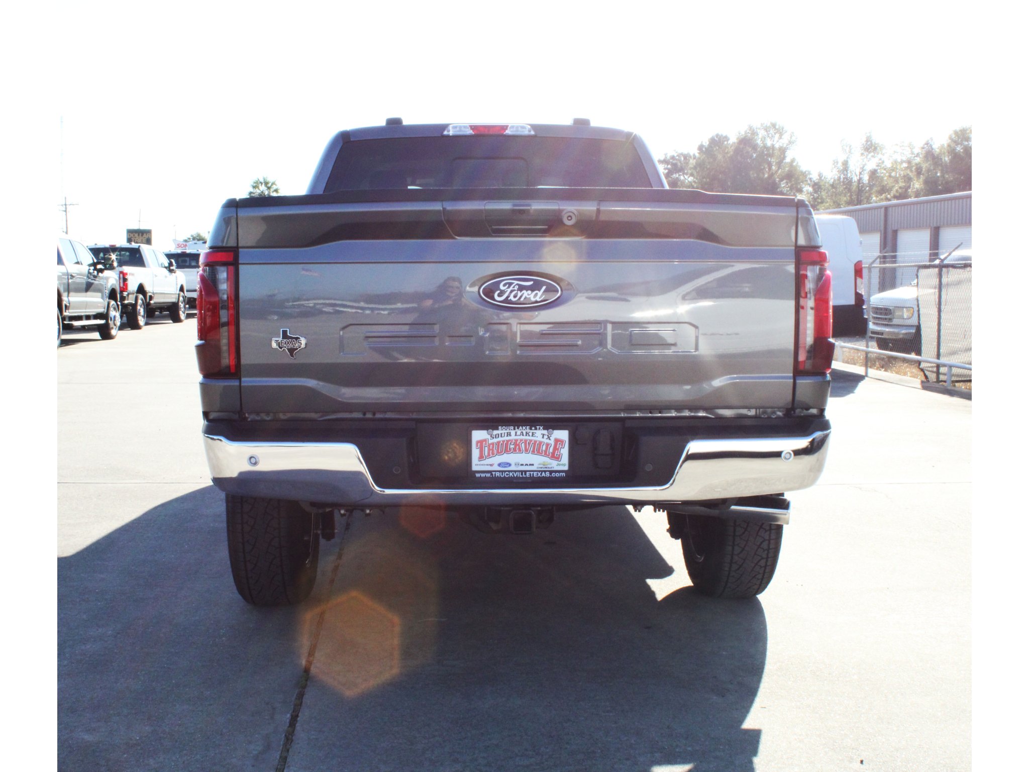 New 2026 Carbonized Gray Metallic Ford XLT image 21