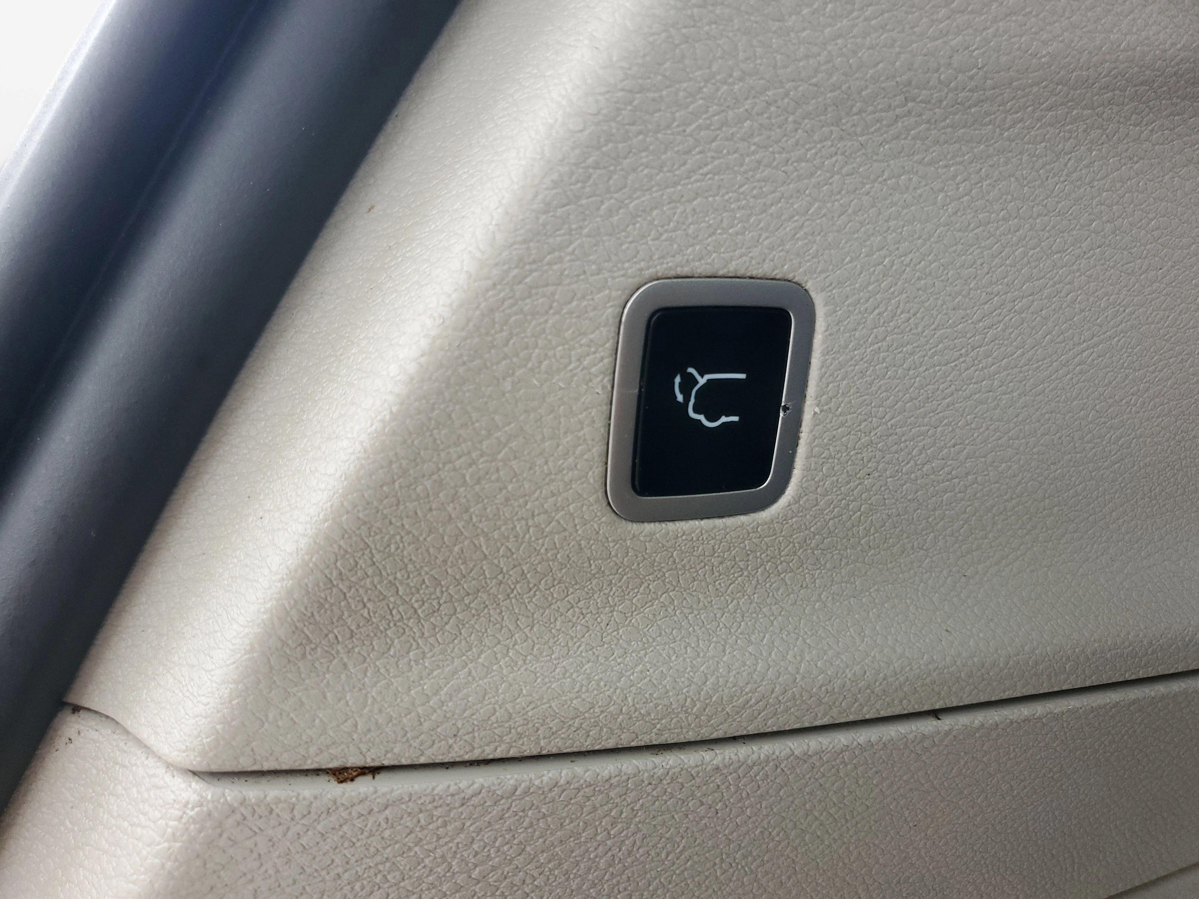 Certified Used 2023 Silver Chrysler Touring L image 27