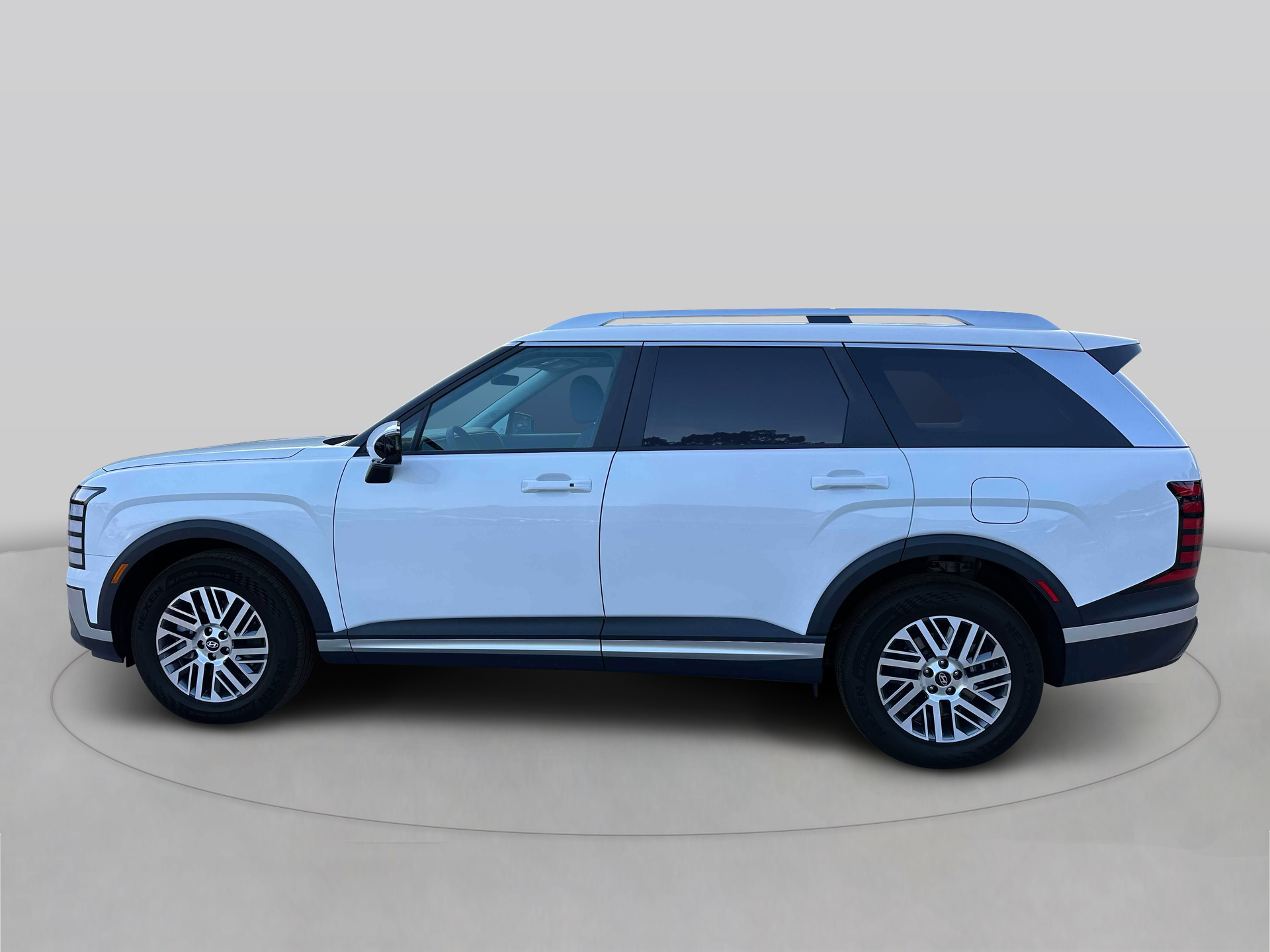 New 2027 White Hyundai SEL AWD image 3