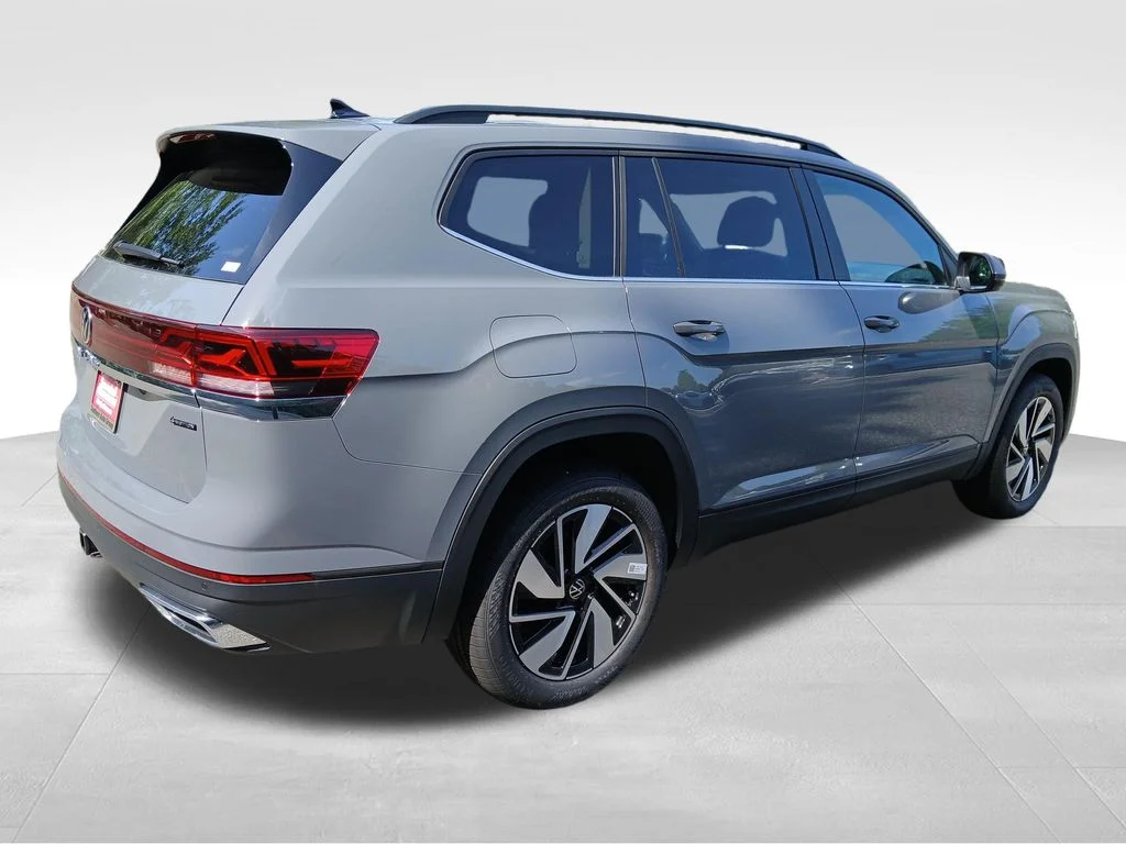 Used 2026 Gray Volkswagen SE w/Technology image 5