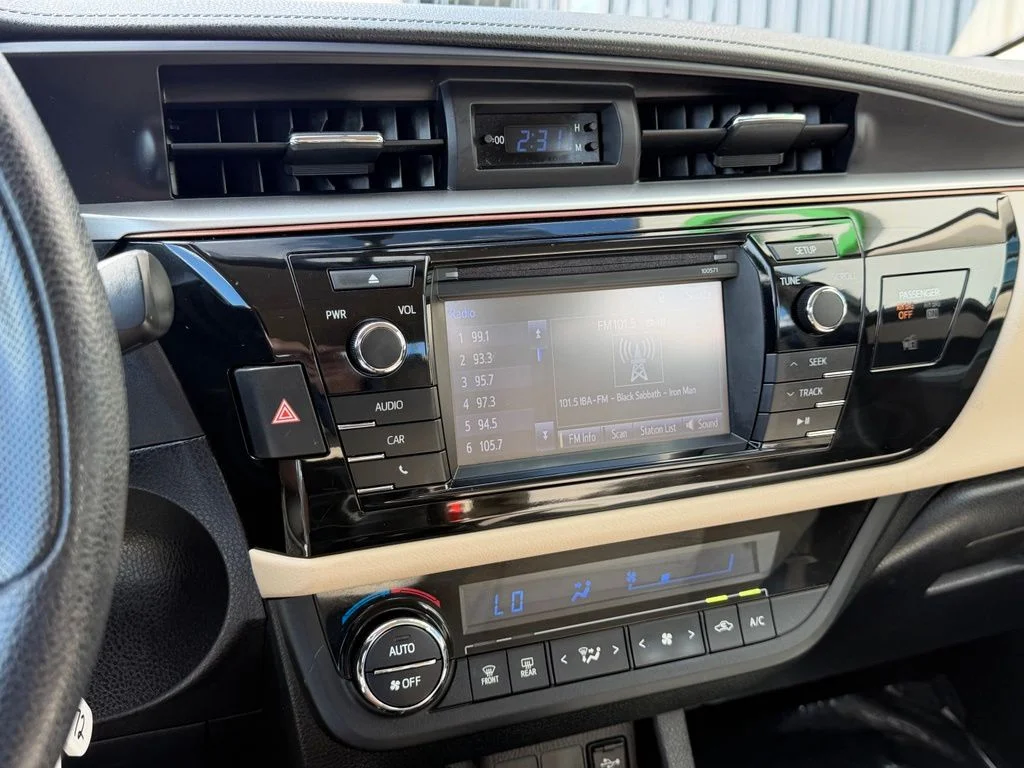 Used 2016 Brown Toyota LE image 13