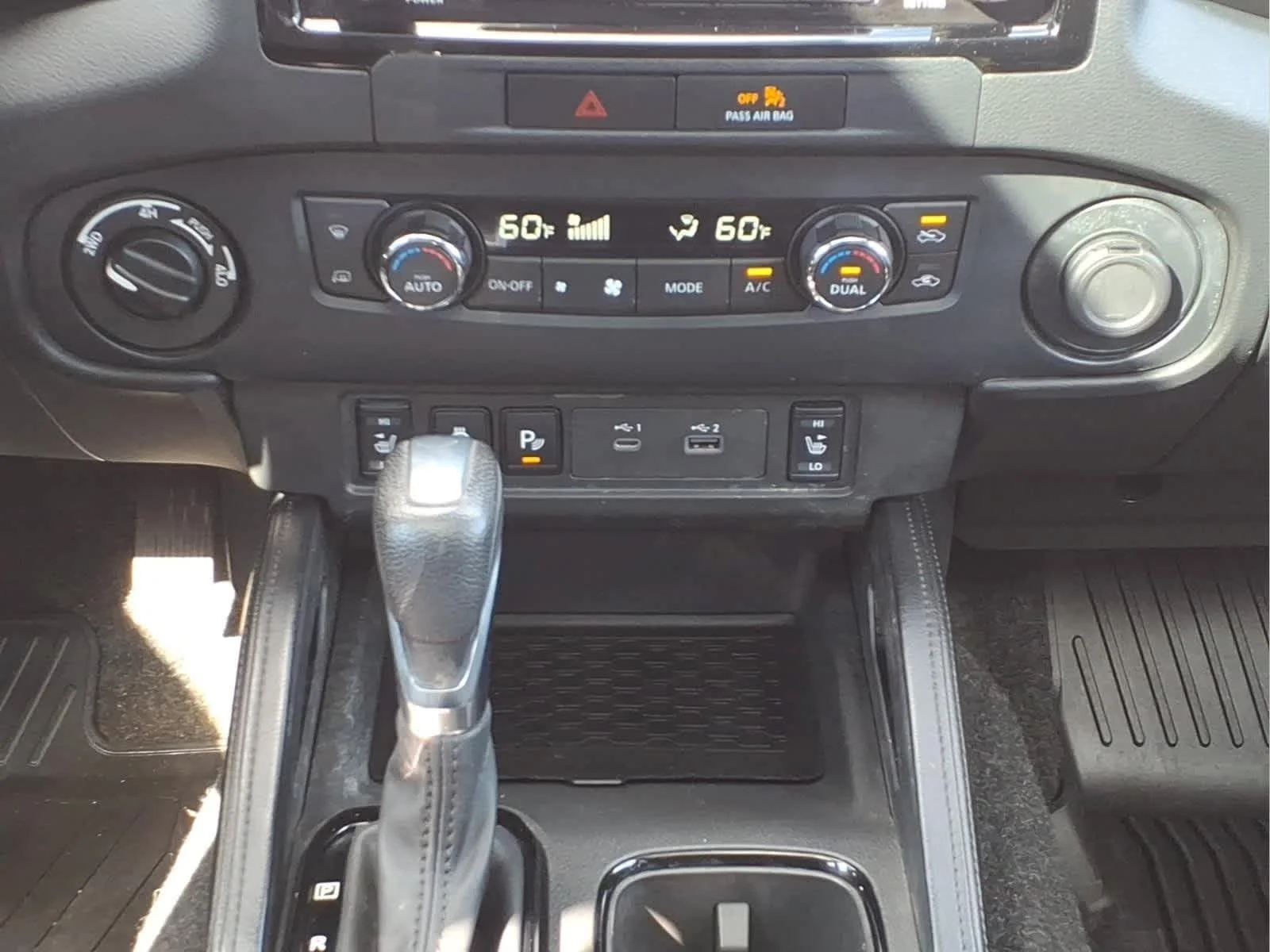 Used 2022 Boulder Grey Pearl Nissan PRO-4X image 26