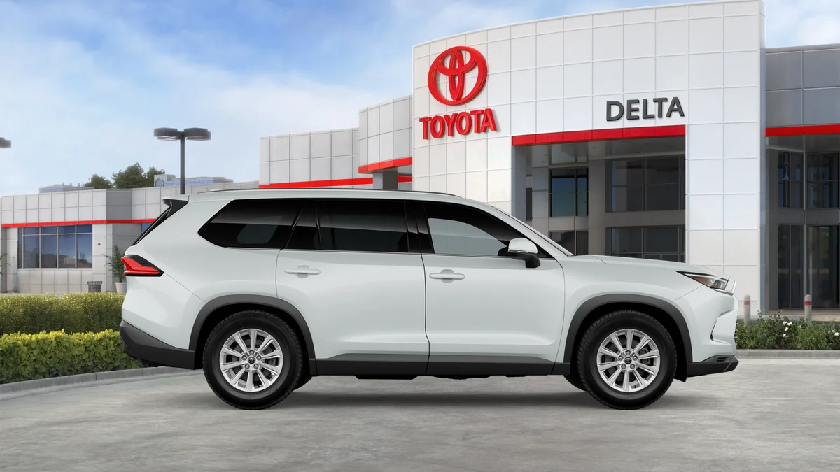 New 2026 Wind Chill Pearl Toyota XLE image 12