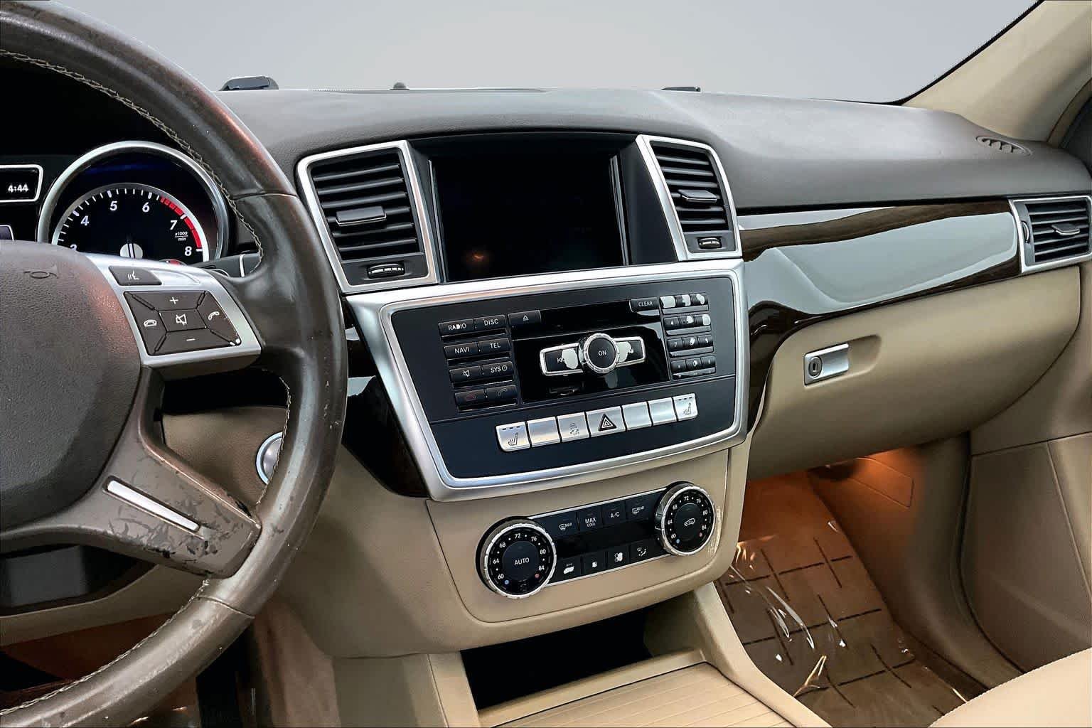Used 2015 Polar White Mercedes-Benz ML 350 image 16