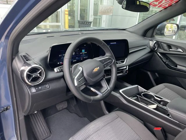 Used 2025 Blue Chevrolet LT image 18