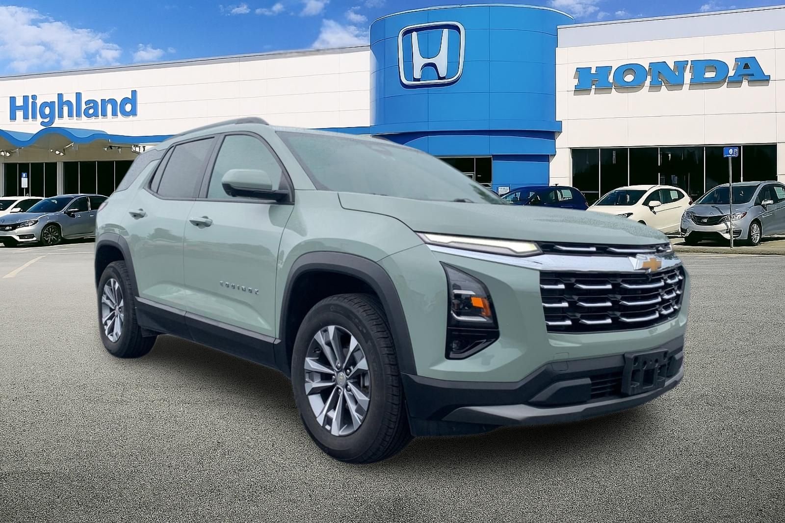 Used 2025 Green Chevrolet LT image 7