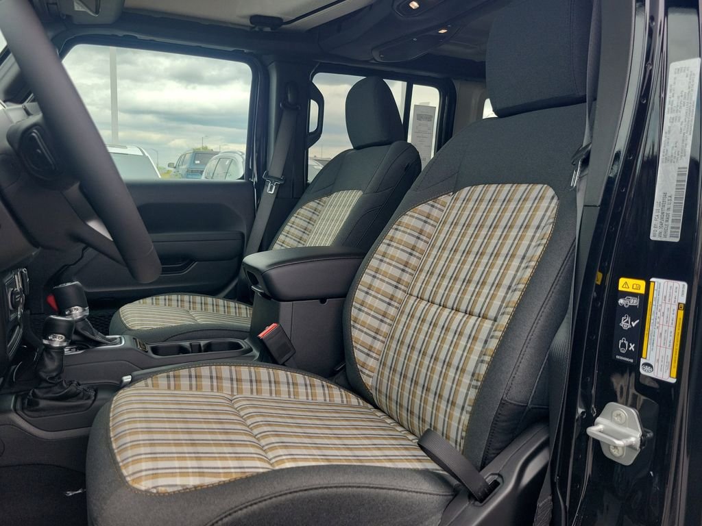 New 2026 Black Clearcoat Jeep 85th Anniversary Edition image 17