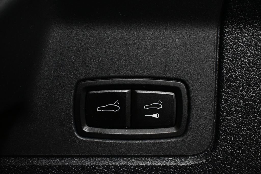 Used 2015  Porsche GTS image 29