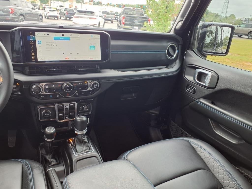 Used 2024 Black Clearcoat Jeep High Altitude image 26