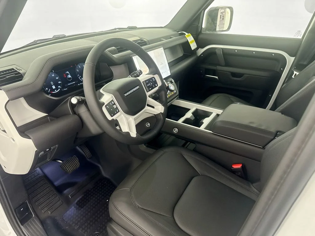 New 2026 Fuji White Land Rover X-Dynamic SE image 8