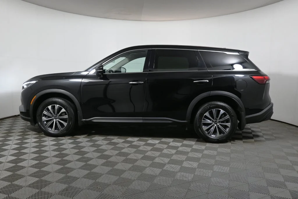 Certified Used 2023 Black INFINITI PURE image 2